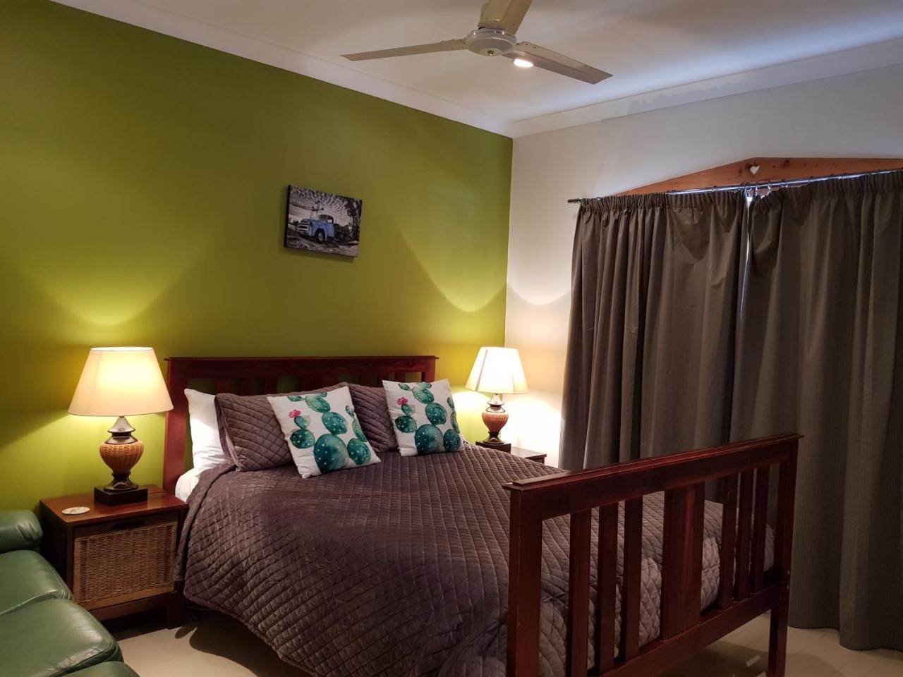 Sonja'S Bed And Breakfast Лайтнинг Ридж Екстериор снимка